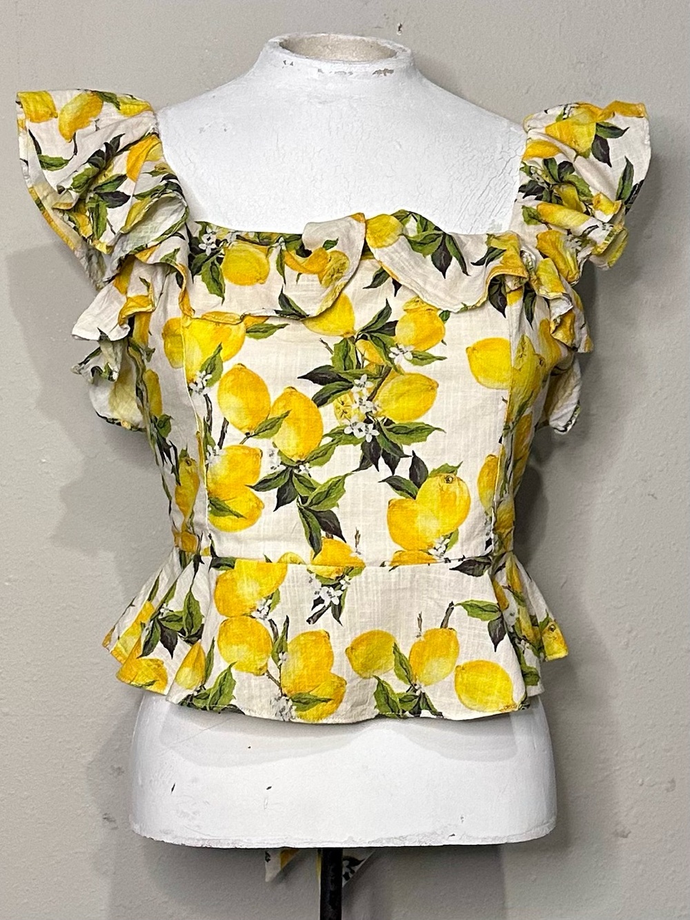 En Saison | Bianca linen blend ruffle trim open back top - Picture 4 of 5